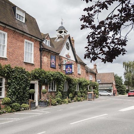 Hinds Head Hotel Aldermaston Eksteriør billede
