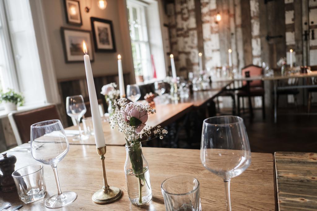 Hinds Head Hotel Aldermaston Eksteriør billede