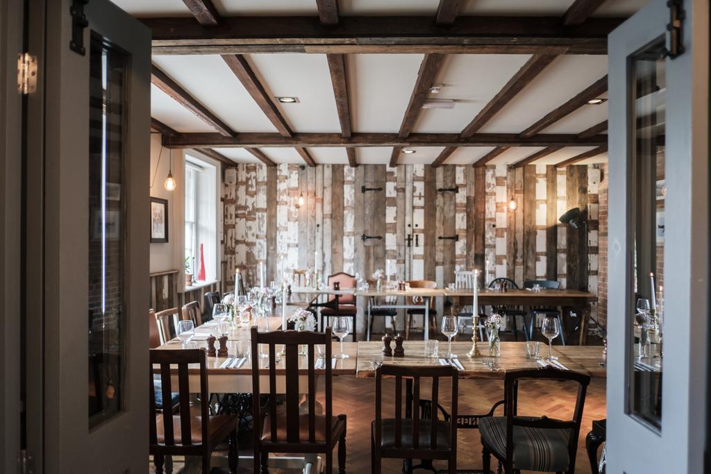 Hinds Head Hotel Aldermaston Eksteriør billede