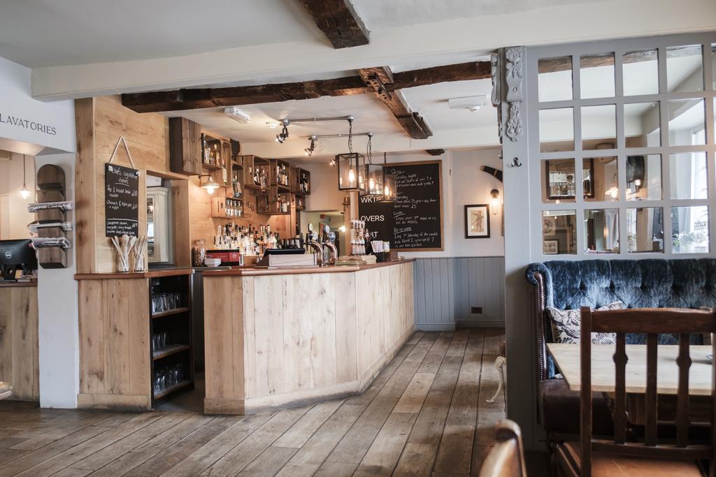 Hinds Head Hotel Aldermaston Eksteriør billede