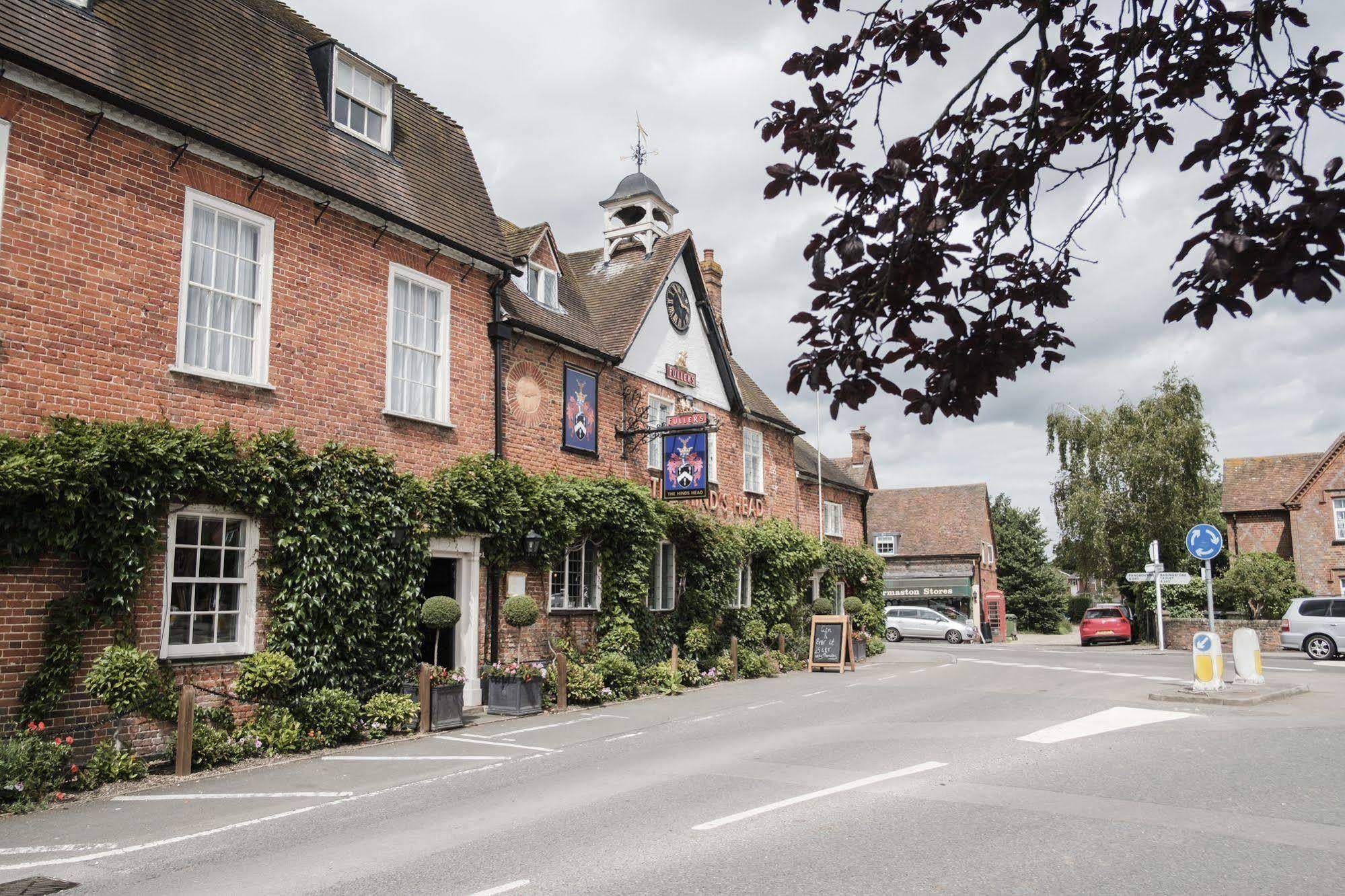 Hinds Head Hotel Aldermaston Eksteriør billede